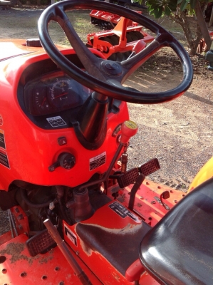 แทรกเตอร์คูโบต้า L 3608 สภาพดีพร้อมใช้งาน มีผานดันหน้า และโรตารี่ แทรกเตอร์คูโบต้า L 3608 สภาพดีพร้อมใช้งาน มีผานดันหน้า และโรตารี่