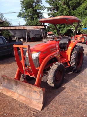 แทรกเตอร์คูโบต้า L 3608 สภาพดีพร้อมใช้งาน มีผานดันหน้า และโรตารี่ แทรกเตอร์คูโบต้า L 3608 สภาพดีพร้อมใช้งาน มีผานดันหน้า และโรตารี่