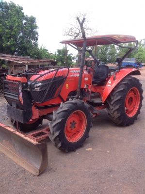 แทรกเตอร์คูโบต้าเอ็ม 6040 สภาพดีเดิมๆทั้งคัน ไม่ได้ทำสี พร้อมใช้งาน ขายพร้อมผานดันหน้า และ ผานหลัง