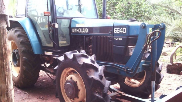 **660,000 บ.ต่อรอง/// รถไถ2เพลา FORD-6640 Newhollan 4WD ตัวนอก เก๋งตู้ **ขาย FORD NEWHOLLAND 6640 4W