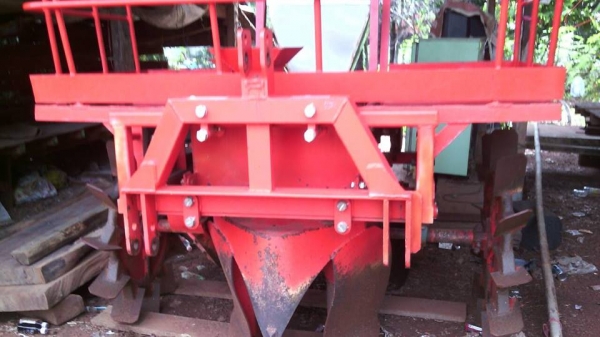 **660,000 บ.ต่อรอง/// รถไถ2เพลา FORD-6640 Newhollan 4WD ตัวนอก เก๋งตู้ **ขาย FORD NEWHOLLAND 6640 4W