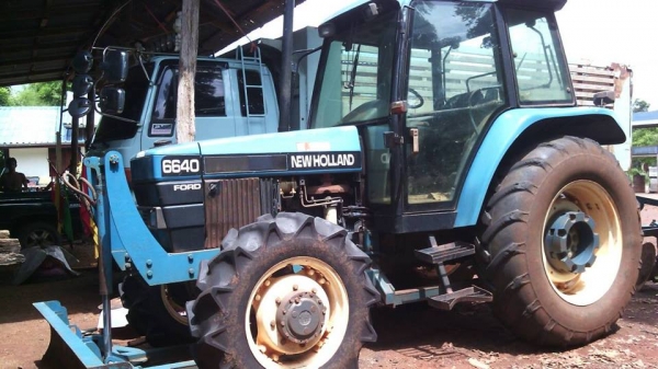 **660,000 บ.ต่อรอง/// รถไถ2เพลา FORD-6640 Newhollan 4WD ตัวนอก เก๋งตู้ **ขาย FORD NEWHOLLAND 6640 4W