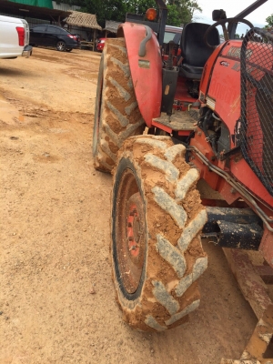 ขายรถไถ2เพลา KUBOTA M7040 สวยเดิม เล่มทะเบียน สนใจโทร 081-970-1072