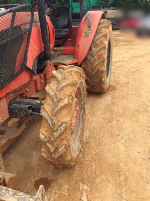 ขายรถไถ2เพลา KUBOTA M7040 สวยเดิม เล่มทะเบียน สนใจโทร 081-970-1072