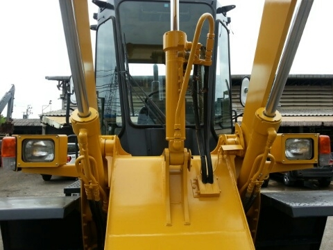 รถตักล้อยาง WA100-1-30090