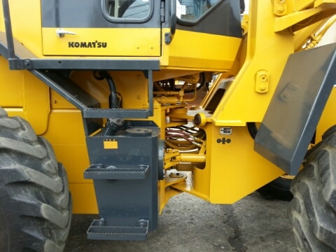 รถตักล้อยาง WA100-1-30090