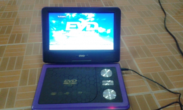 ขายคับเครื่องเล่นแบบพกพาหน้าจอ9"