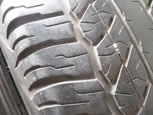 ยางมือสอง 265 - 65 - 17 Dunlop ปี 13 ครบชุด 4 เส้น สภาพสวยๆดอกเต็มๆยางเหลือเยอะวิ่งใด้อีกนานราคาถูกๆ