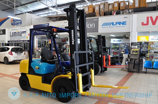 ขายรถโฟล์คลิฟท์มือสอง KOMATSU รุ่น FD25T  ราคา 295,000 บาท นำเข้าจากประเทศญี่ปุ่น 100\% ไม่เคยใช้งานในประเทศไทย