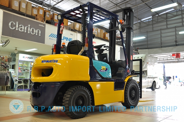 ขายรถโฟล์คลิฟท์มือสอง KOMATSU รุ่น FD25T  ราคา 295,000 บาท นำเข้าจากประเทศญี่ปุ่น 100\% ไม่เคยใช้งานในประเทศไทย