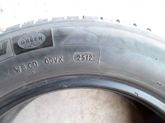 ยาง Michelin 175 - 65 - 14 ปี 12 ครบชุด 4 เส้น สภาพสวยๆดอกยางเหลือเยอะวิ่งใด้อีกนานราคาถูกๆ ยาง Michelin 175 - 65 - 14 ปี 12 ครบชุด 4 เส้น สภาพสวยๆดอกยางเหลือเยอะวิ่งใด้อีกนานราคาถูกๆ