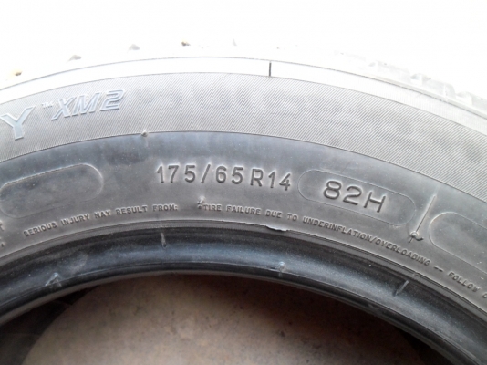 ยาง Michelin 175 - 65 - 14 ปี 12 ครบชุด 4 เส้น สภาพสวยๆดอกยางเหลือเยอะวิ่งใด้อีกนานราคาถูกๆ ยาง Michelin 175 - 65 - 14 ปี 12 ครบชุด 4 เส้น สภาพสวยๆดอกยางเหลือเยอะวิ่งใด้อีกนานราคาถูกๆ