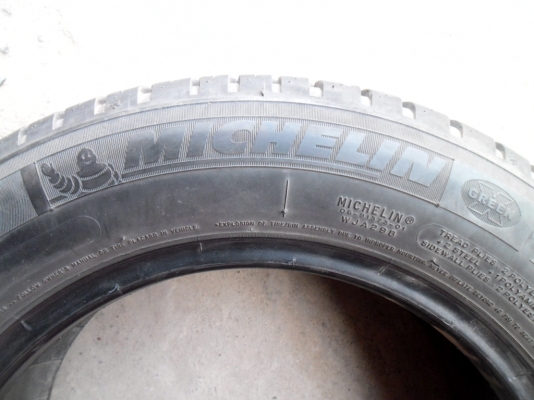 ยาง Michelin 175 - 65 - 14 ปี 12 ครบชุด 4 เส้น สภาพสวยๆดอกยางเหลือเยอะวิ่งใด้อีกนานราคาถูกๆ ยาง Michelin 175 - 65 - 14 ปี 12 ครบชุด 4 เส้น สภาพสวยๆดอกยางเหลือเยอะวิ่งใด้อีกนานราคาถูกๆ