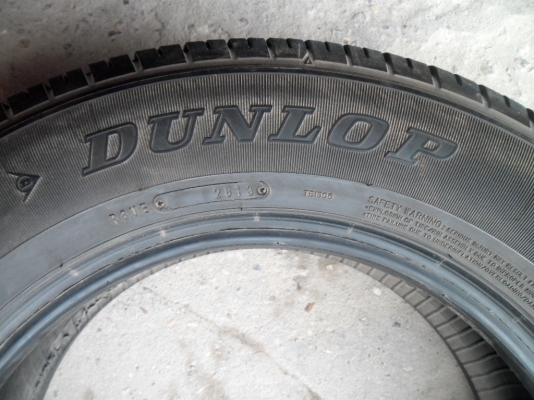 ยางDunlop 215 - 65 - 16 ปี 13 ครบชุด 4 เส้น สภาพสวยๆดอกเต็มๆยางเหลือเยอะวิ่งใด้อีกนาน