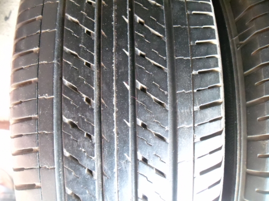 ยางDunlop 215 - 65 - 16 ปี 13 ครบชุด 4 เส้น สภาพสวยๆดอกเต็มๆยางเหลือเยอะวิ่งใด้อีกนาน