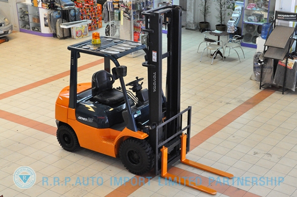 ขายรถโฟล์คลิฟท์มือสอง TOYOTA รุ่น 7FD25 ราคา xxx,xxx บาท นำเข้าจากประเทศญี่ปุ่น 100\% ไม่เคยใช้งานในไทย