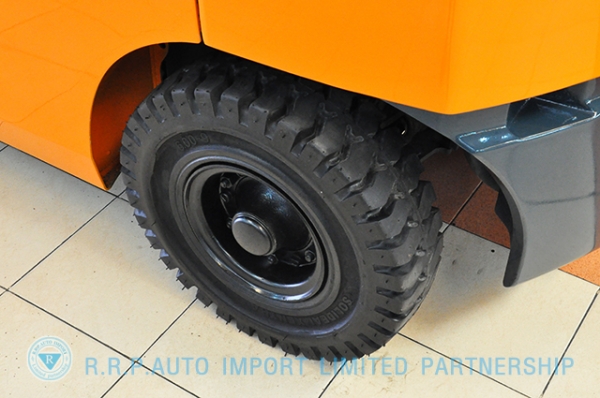 ขายรถโฟล์คลิฟท์มือสอง TOYOTA รุ่น 7FD25 ราคา xxx,xxx บาท นำเข้าจากประเทศญี่ปุ่น 100\% ไม่เคยใช้งานในไทย