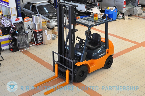 ขายรถโฟล์คลิฟท์มือสอง TOYOTA รุ่น 7FD25 ราคา xxx,xxx บาท นำเข้าจากประเทศญี่ปุ่น 100\% ไม่เคยใช้งานในไทย