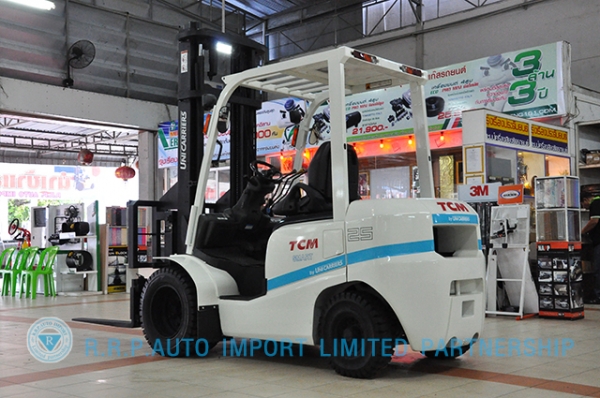 ขายรถโฟล์คลิฟท์มือสอง TCM รุ่น FHD25I3A  ราคา 445,000 บาท นำเข้าจากประเทศญี่ปุ่น 100\% ไม่เคยใช้งานในประเทศไทย