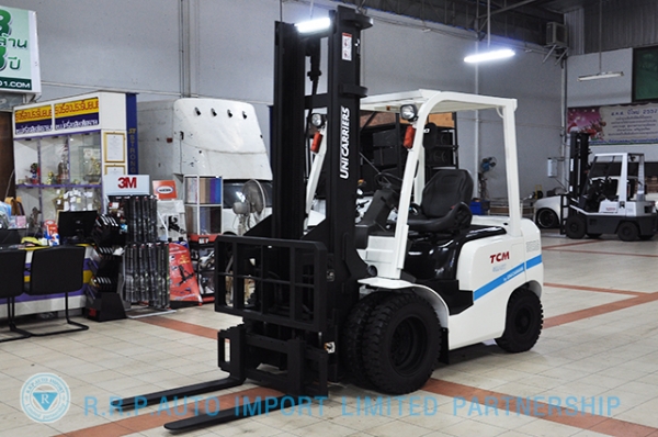 ขายรถโฟล์คลิฟท์มือสอง TCM รุ่น FHD25I3A  ราคา 445,000 บาท นำเข้าจากประเทศญี่ปุ่น 100\% ไม่เคยใช้งานในประเทศไทย