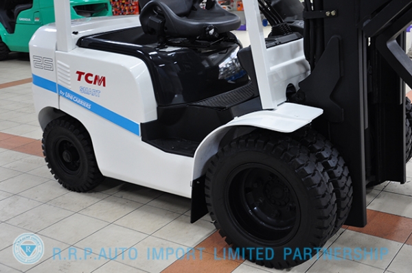 ขายรถโฟล์คลิฟท์มือสอง TCM รุ่น FHD25I3A  ราคา 445,000 บาท นำเข้าจากประเทศญี่ปุ่น 100\% ไม่เคยใช้งานในประเทศไทย