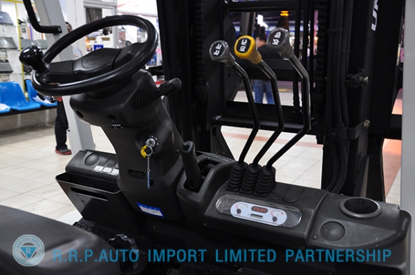 ขายรถโฟล์คลิฟท์มือสอง TCM รุ่น FHD25I3A  ราคา 445,000 บาท นำเข้าจากประเทศญี่ปุ่น 100\% ไม่เคยใช้งานในประเทศไทย