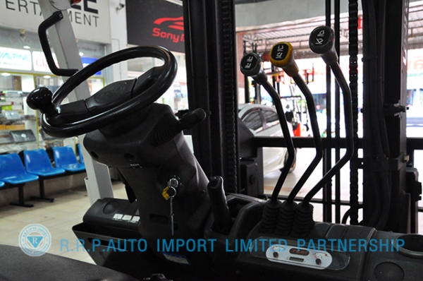 ขายรถโฟล์คลิฟท์มือสอง TCM รุ่น FHD25I3A  ราคา 445,000 บาท นำเข้าจากประเทศญี่ปุ่น 100\% ไม่เคยใช้งานในประเทศไทย