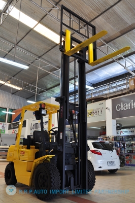 ขายรถโฟล์คลิฟท์มือสอง TCM รุ่น FD30N8  ราคา 315,000 บาท นำเข้าจากประเทศญี่ปุ่น 100\% ไม่เคยใช้งานในประเทศไทย