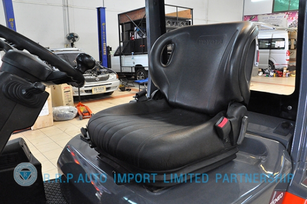 ขายรถโฟล์คลิฟท์มือสอง TOYOTA รุ่น 8FD30 ราคา xxx,xxx บาท นำเข้าจากประเทศญี่ปุ่น 100\% ไม่เคยใช้งานในไทย