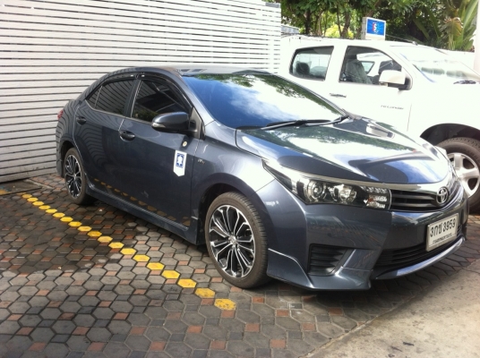 ขายด่วน Altis 1.8 s ปี2014 รถสวยใช้ขับไปส่งลูก