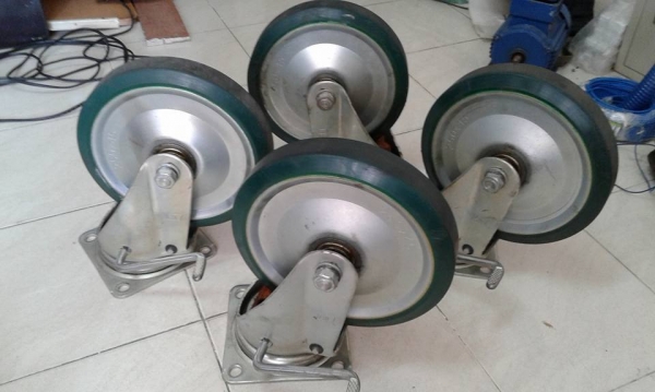 ล้อรถเข็น ล้อเป็น เส้นผ่าศูนย์กลาง 25 cm สภาพใหม่คับ