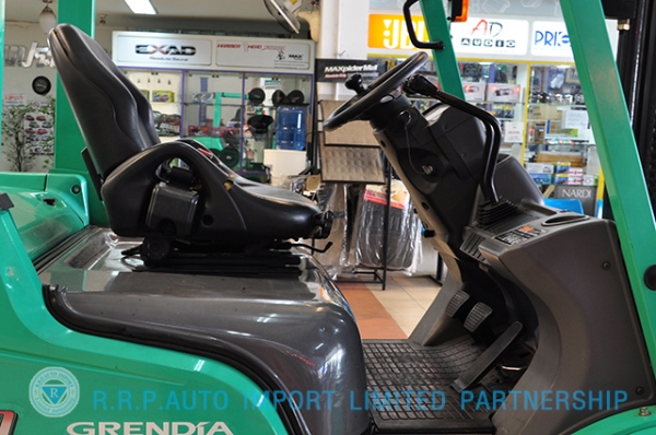 ขายรถโฟล์คลิฟท์มือสอง MITSUBISHI รุ่น FD30T GRENDIA  ราคา 435,000 บาท นำเข้าจากประเทศญี่ปุ่น 100\% ไม่เคยใช้งานในประเทศไทย