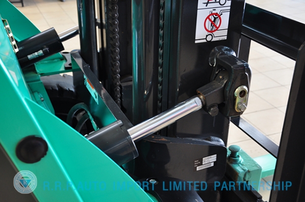 ขายรถโฟล์คลิฟท์มือสอง MITSUBISHI รุ่น FD30T GRENDIA  ราคา 435,000 บาท นำเข้าจากประเทศญี่ปุ่น 100\% ไม่เคยใช้งานในประเทศไทย