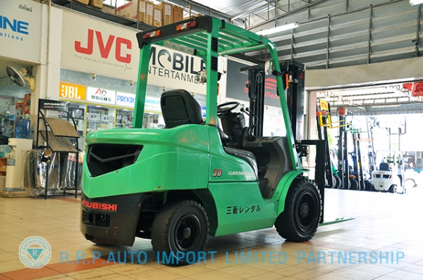 ขายรถโฟล์คลิฟท์มือสอง MITSUBISHI รุ่น FD30T GRENDIA  ราคา 435,000 บาท นำเข้าจากประเทศญี่ปุ่น 100\% ไม่เคยใช้งานในประเทศไทย