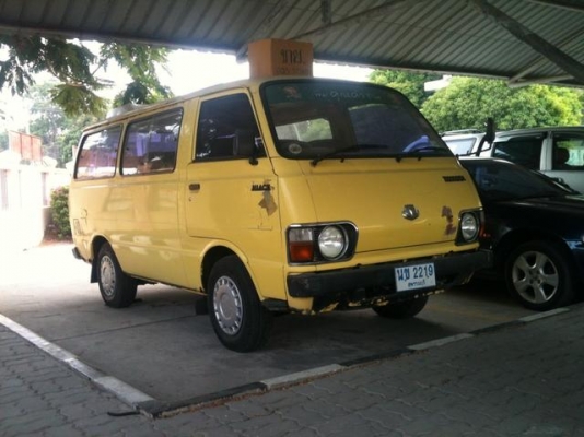 รถตู้เอนกประสงค์เปิดข้าง