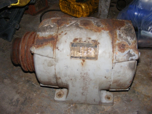 มอเตอร์ Mitsubishi  Super Line ไฟ 3 เฟส  ประมาณ 5 - 10 แรง