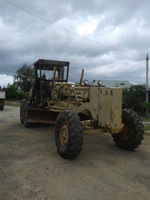 ขายรถเกรดKOMATSU 625Aสภาพเก่าเก็บทุกอย่างเดิมหมด