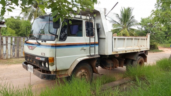 ขาย 6 ล้อดั้ม ยาง 900 HINO KL340 เครื่อง EH500 165 แรงม้า เฟืองท้าย FUSO คัสซีสวย พวงมาลัยพาวเวอร์ ทะเบียนเต็มพร้อมโอนครับ