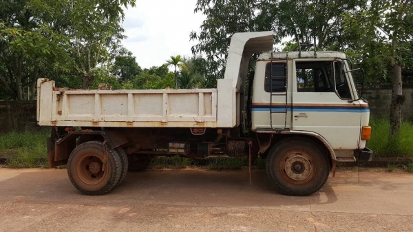 ขาย 6 ล้อดั้ม ยาง 900 HINO KL340 เครื่อง EH500 165 แรงม้า เฟืองท้าย FUSO คัสซีสวย พวงมาลัยพาวเวอร์ ทะเบียนเต็มพร้อมโอนครับ