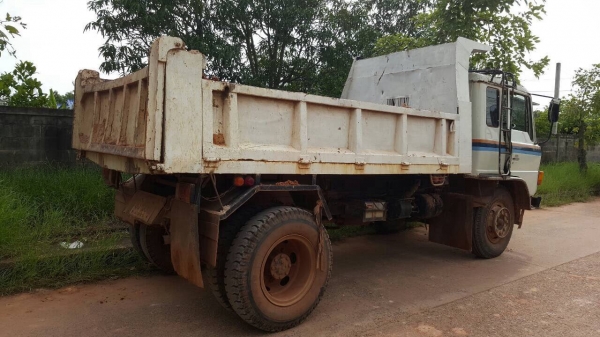 ขาย 6 ล้อดั้ม ยาง 900 HINO KL340 เครื่อง EH500 165 แรงม้า เฟืองท้าย FUSO คัสซีสวย พวงมาลัยพาวเวอร์ ทะเบียนเต็มพร้อมโอนครับ