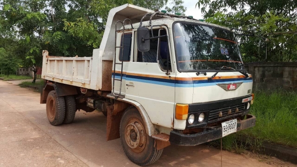 ขาย 6 ล้อดั้ม ยาง 900 HINO KL340 เครื่อง EH500 165 แรงม้า เฟืองท้าย FUSO คัสซีสวย พวงมาลัยพาวเวอร์ ทะเบียนเต็มพร้อมโอนครับ
