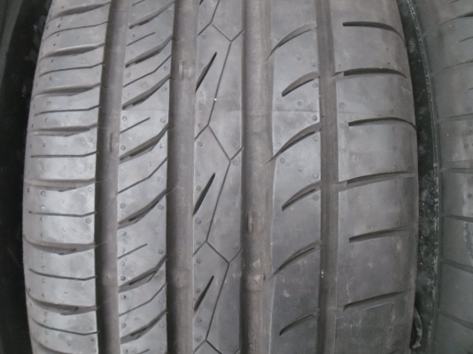 ยาง Continental 225 - 55 - 17 ปี 13 ครบชุด 4 เส้น ยางสวยตุ่มหน้ายางยังอยู่สวยๆไม่มีปะ