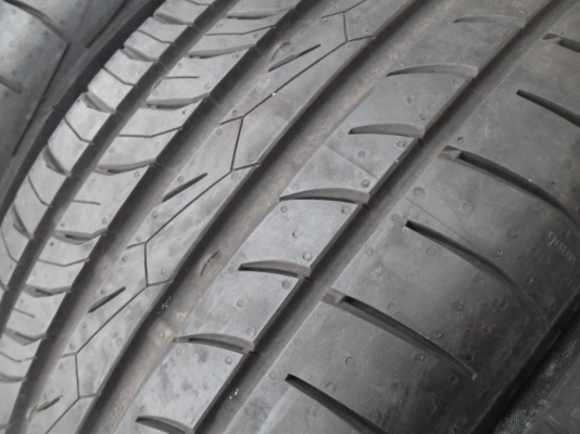 ยาง Continental 225 - 55 - 17 ปี 13 ครบชุด 4 เส้น ยางสวยตุ่มหน้ายางยังอยู่สวยๆไม่มีปะ