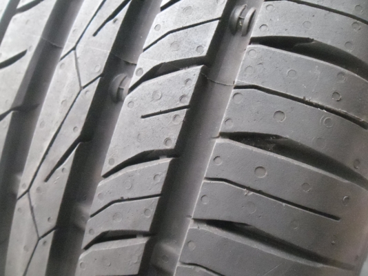 ยาง Continental 225 - 55 - 17 ปี 13 ครบชุด 4 เส้น ยางสวยตุ่มหน้ายางยังอยู่สวยๆไม่มีปะ
