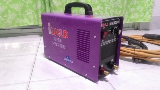 ตู้เชื่อมอินเวอร์เตอร์ IWELD MMA 200 สภาพดีพร้อมใช้งาน มีสายเชื่อมยาวๆแถมไปให้ด้วยครับ