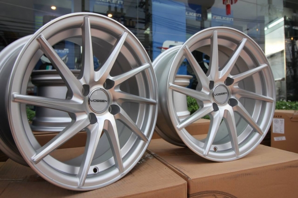 ขายล้อ VOSSEN CVT ขอบ15 หน้า7.5 หลัง8.5 4H100 วงละ 2,750 บาท