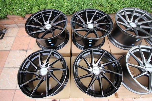 ขายล้อ VOSSEN CVT ขอบ15 หน้า7.5 หลัง8.5 4H100 วงละ 2,750 บาท