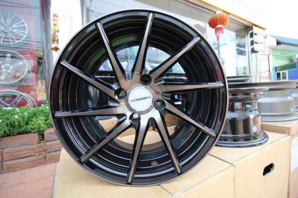 ขายล้อ VOSSEN CVT ขอบ15 หน้า7.5 หลัง8.5 4H100 วงละ 2,750 บาท