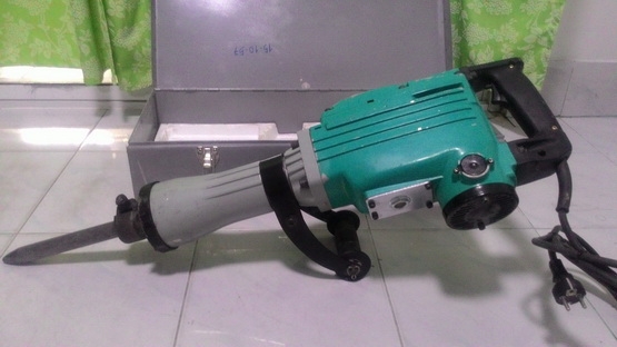 เครื่องสกัดคอนกรีตไฟฟ้าขนาด 16 โล (ตัวใหญ่) ผ่านการใช้งานมาน้อยมากๆครับ