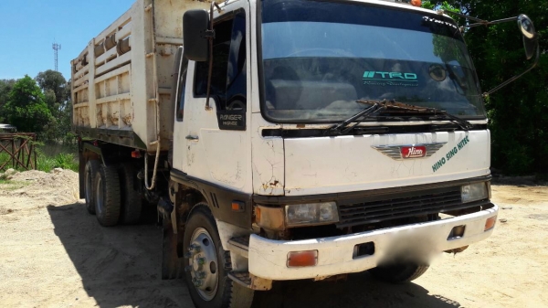 รถฮีโน่ 10 ล้อดั้ม FN3H / 195 แรงม้า.  ปี 38    สนใจติดต่อ  081 - 6079515